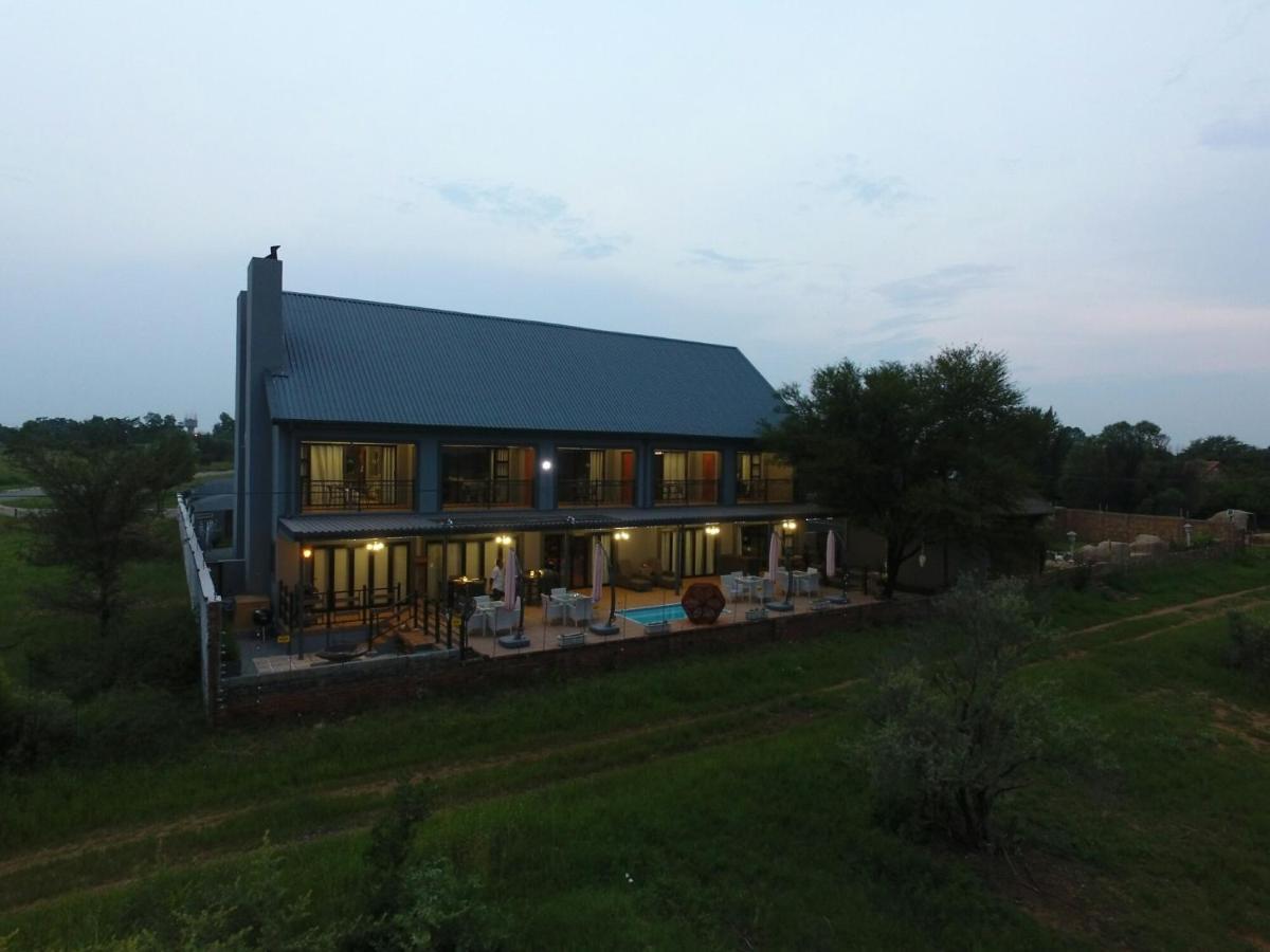 Game View Lodge Vryburg Extérieur photo